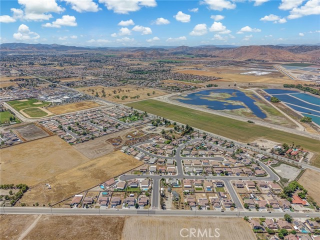 1559 Cabernet Court, San Jacinto CA: https://media.crmls.org/medias/192121ec-3062-4f14-832e-fb6752cd7a4d.jpg