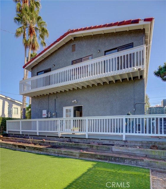 693 19th Street, Manhattan Beach, California 90266, 5 Bedrooms Bedrooms, ,1 BathroomBathrooms,Residential,Sold,19th,SB21194757