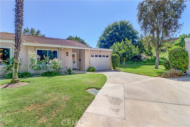 5341 Bahia Blanca W, Laguna Woods CA: https://media.crmls.org/medias/19224eb3-b9a0-4bd3-b64c-9ebc04945cb6.jpg