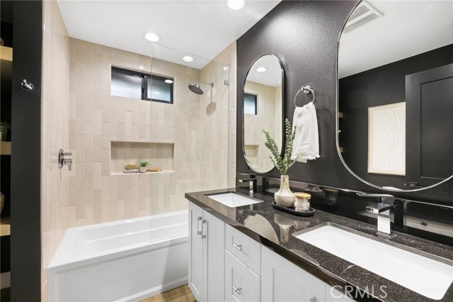 Detail Gallery Image 27 of 51 For 2104 N Greenbrier St, Santa Ana,  CA 92706 - 3 Beds | 2 Baths