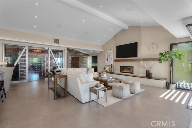 1 Crestwind Drive, Rancho Palos Verdes CA: https://media.crmls.org/medias/1923ce2d-3d10-4cb7-8fa4-a537a050ee7e.jpg