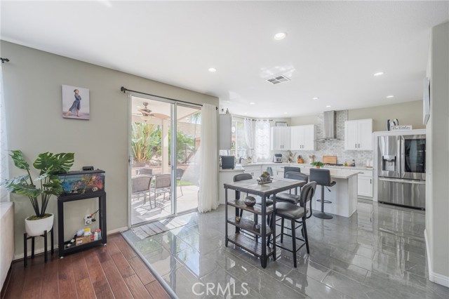 Detail Gallery Image 10 of 32 For 2295 Shanna Carle Dr, Corona,  CA 92882 - 4 Beds | 3/1 Baths