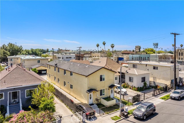 Detail Gallery Image 4 of 9 For 240 W 46th St, Los Angeles,  CA 90037 - – Beds | – Baths