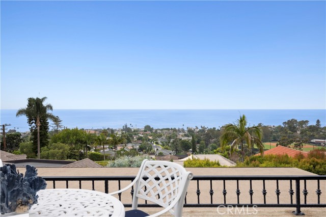 844 Temple Hills Drive, Laguna Beach CA: https://media.crmls.org/medias/19272210-ee4a-4f72-b1ec-6e4283a0be43.jpg