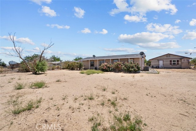 6241 Sespe Avenue, Mojave CA: https://media.crmls.org/medias/19276e90-5f9a-4979-9a8b-fac90a99d792.jpg