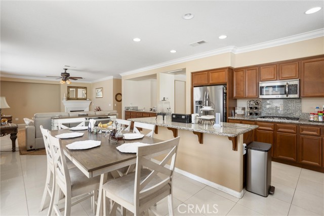 15850 Twin Lakes Dr, Moreno Valley CA: https://media.crmls.org/medias/19299523-0811-4c06-9e21-b363e8869347.jpg