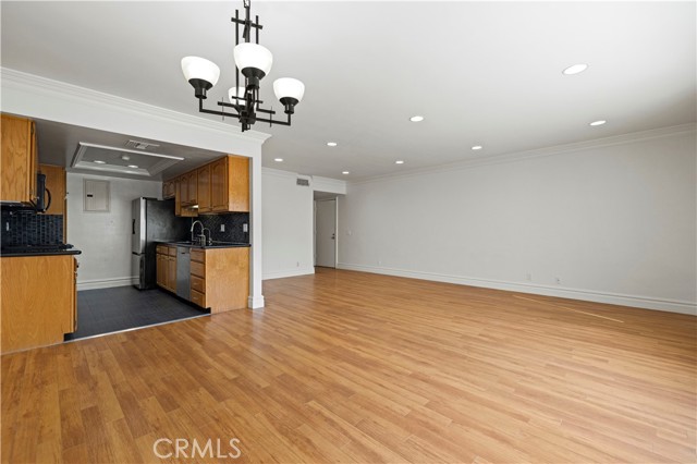 Detail Gallery Image 6 of 20 For 515 N Kenwood #112,  Glendale,  CA 91206 - 2 Beds | 2 Baths