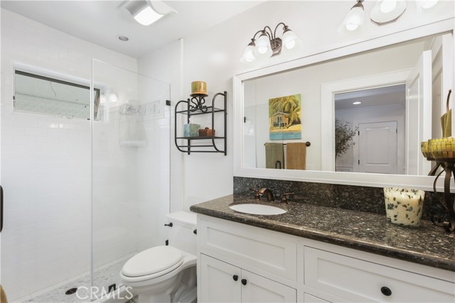 Detail Gallery Image 8 of 37 For 516 Poinsettia #B,  Corona Del Mar,  CA 92625 - 3 Beds | 3 Baths