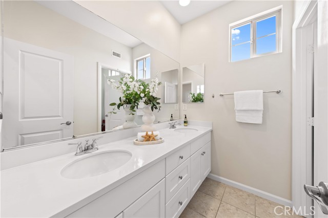 Detail Gallery Image 47 of 63 For 109 Bumblebee, Irvine,  CA 92618 - 4 Beds | 3/1 Baths