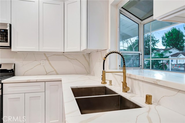 Detail Gallery Image 5 of 19 For 23248 Community, West Hills,  CA 91304 - 4 Beds | 3 Baths