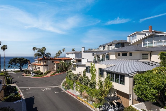 Detail Gallery Image 5 of 45 For 27 Emerald Bay, Laguna Beach,  CA 92651 - 4 Beds | 5/1 Baths