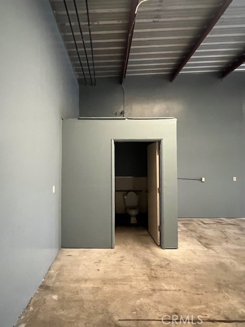 22275 Powhatan Road, Apple Valley, California 92308, ,Commercial Lease,For Rent,22275 Powhatan Road,CRHD25090296