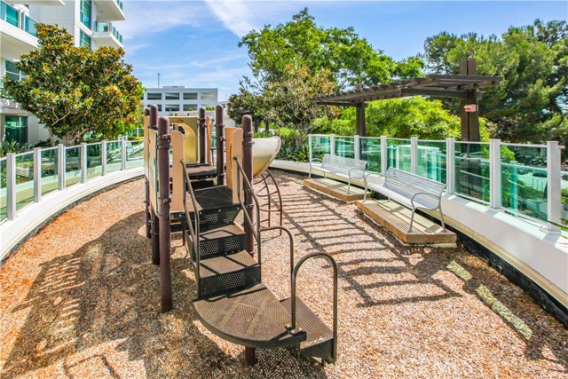 3141 Michelson Drive, Irvine CA: https://media.crmls.org/medias/192d5c1e-b196-480c-8f8f-4e0b88c43a26.jpg