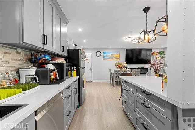 Detail Gallery Image 5 of 34 For 12231 Bluebell, Garden Grove,  CA 92840 - 5 Beds | 3 Baths