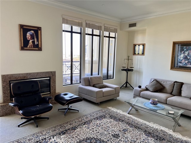 Drew Fenton | 11847 Gorham Avenue Los Angeles CA | MLS: 6884874