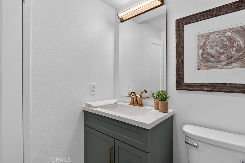 https://media.crmls.org/medias/192ef4aa-b8f8-43f8-ad13-97776616b185.jpg?preset=X-Large