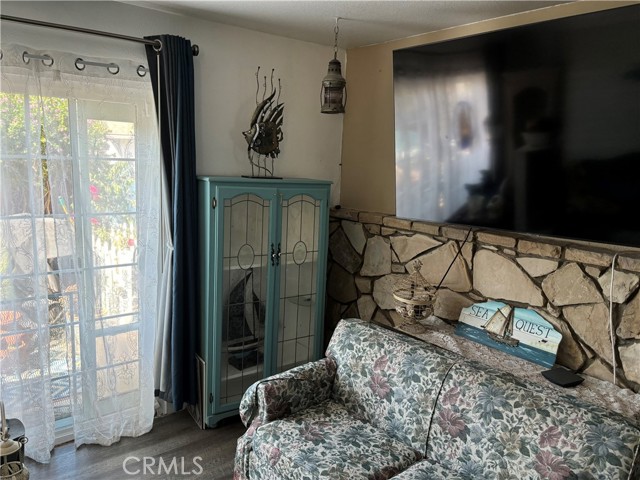 Detail Gallery Image 4 of 10 For 421 S O Pl, Lompoc,  CA 93436 - 4 Beds | 2 Baths