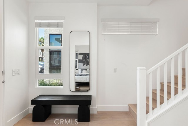 608 Malibu, Costa Mesa CA: https://media.crmls.org/medias/192fd120-1982-4e03-8f97-c0d2f53d4a59.jpg