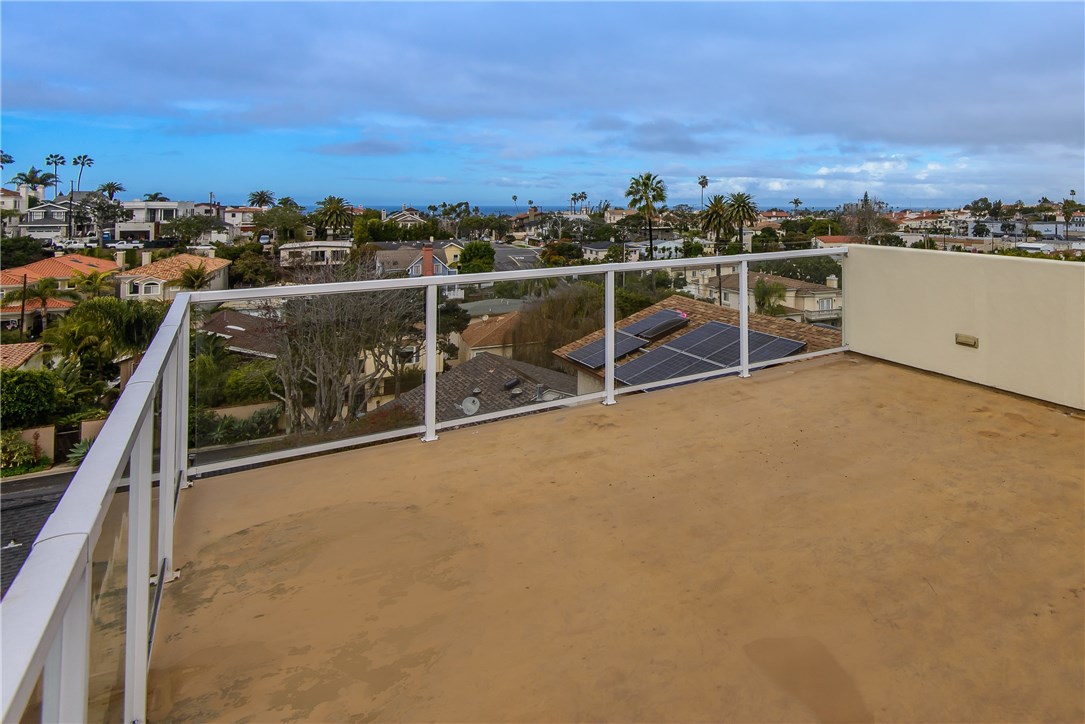 706 Pearl Street, Redondo Beach, California 90277, 3 Bedrooms Bedrooms, ,4 BathroomsBathrooms,Residential,Sold,Pearl,SB17020218