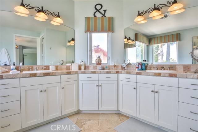 Detail Gallery Image 42 of 70 For 22818 Gray Fox Dr, Canyon Lake,  CA 92587 - 6 Beds | 3/1 Baths