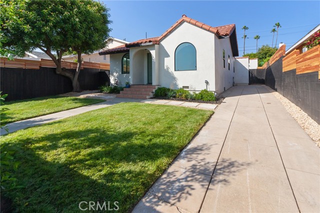 3923 Revere Avenue, Los Angeles CA: https://media.crmls.org/medias/193026f1-18d3-4db9-a585-967c93e0f3e2.jpg