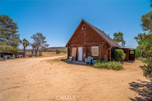 Detail Gallery Image 3 of 53 For 1676 Avalon, Yucca Valley,  CA 92284 - – Beds | – Baths