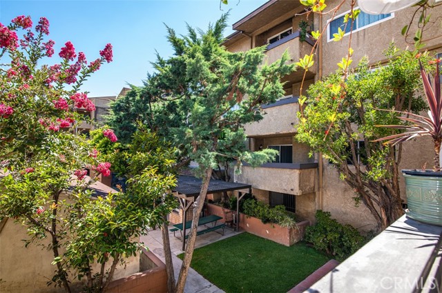 Detail Gallery Image 8 of 25 For 320 E Stocker St #318,  Glendale,  CA 91207 - 1 Beds | 2 Baths