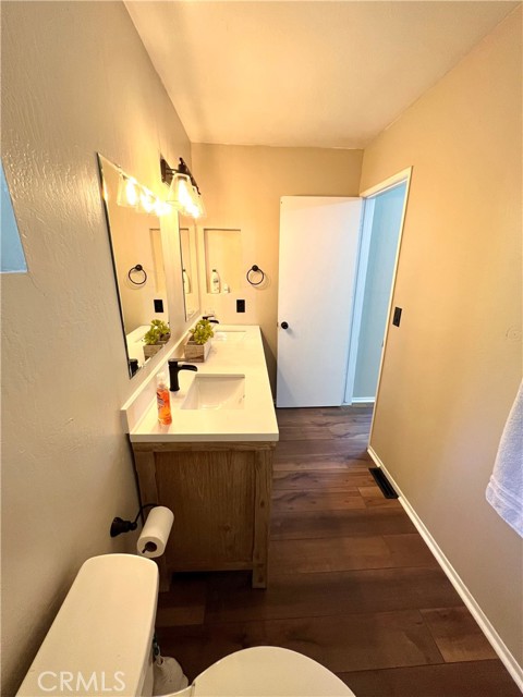 24792 Bernard Drive, Crestline CA: https://media.crmls.org/medias/193321f0-ba1d-4c7f-baa6-3d4632563a15.jpg