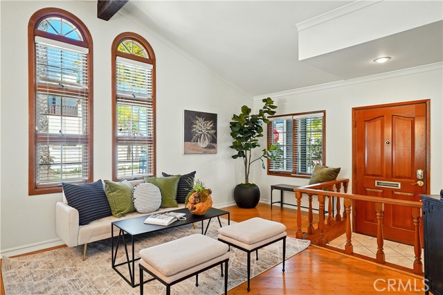 Detail Gallery Image 5 of 33 For 5300 E Appian Way, Long Beach,  CA 90803 - 3 Beds | 2 Baths