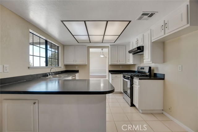 Detail Gallery Image 12 of 39 For 35823 Avenue Avenue, Yucaipa,  CA 92399 - 5 Beds | 3 Baths