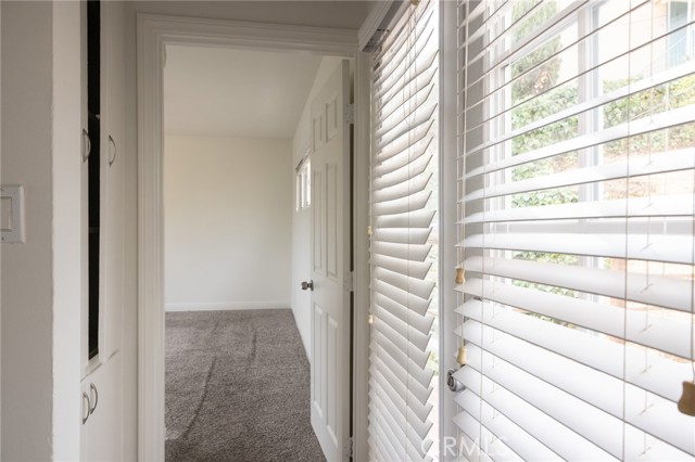Detail Gallery Image 7 of 13 For 2727 1/2 Griffith Park Bld, Los Angeles,  CA 90027 - 1 Beds | 1 Baths