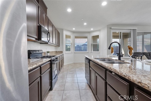 Detail Gallery Image 11 of 35 For 1444 San Pedro St, Los Banos,  CA 93635 - 4 Beds | 2 Baths