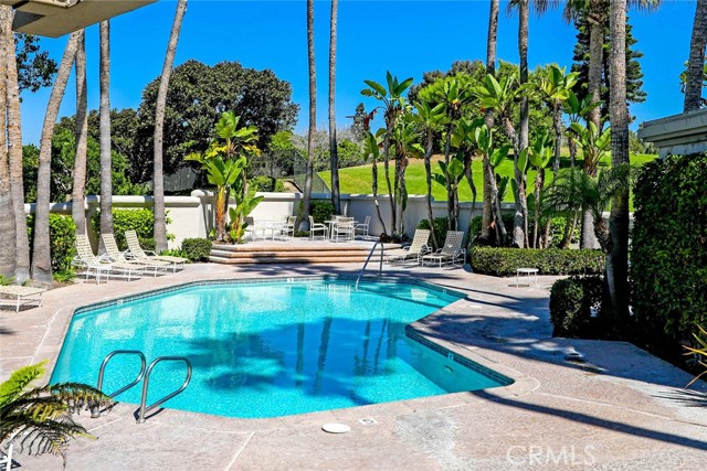 Detail Gallery Image 40 of 48 For 90 Ocean Vista, Newport Beach,  CA 92660 - 2 Beds | 2/1 Baths