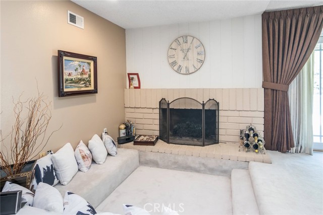 Detail Gallery Image 7 of 28 For 19343 Pauma Valley, Porter Ranch,  CA 91326 - 3 Beds | 2 Baths