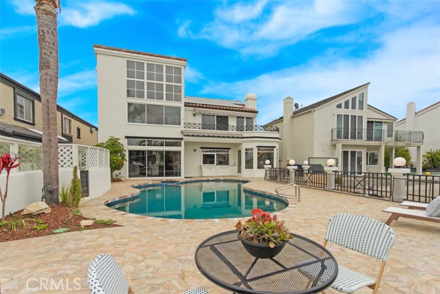 16201 Santa Barbara Lane, Huntington Beach CA: https://media.crmls.org/medias/19380830-65ba-40e8-ae2f-8e5879cad20c.jpg