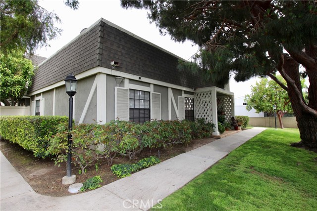 16137 Warmington Ln #9, Huntington Beach, CA 92649