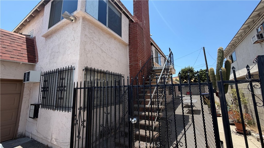 303 N New Avenue #B