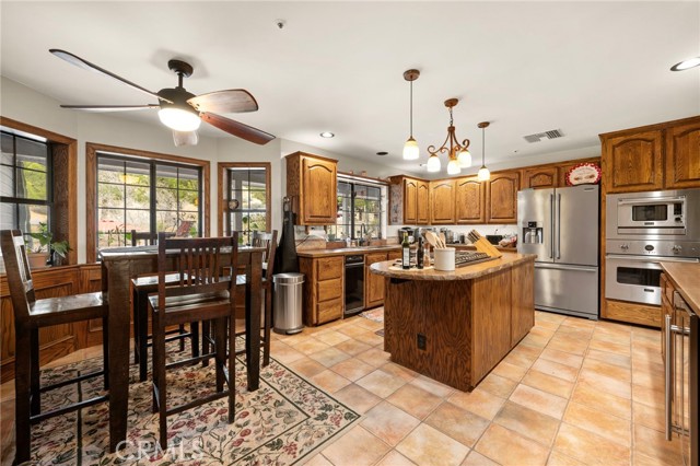 Detail Gallery Image 20 of 73 For 8634 Escondido Canyon, Agua Dulce,  CA 91390 - 3 Beds | 3 Baths