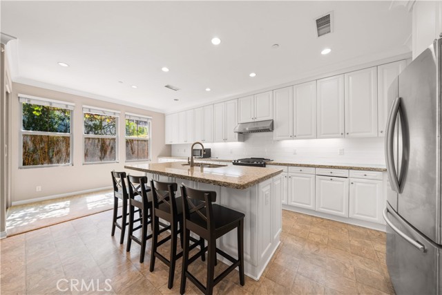 Detail Gallery Image 13 of 41 For 129 Overbrook, Irvine,  CA 92620 - 3 Beds | 2/1 Baths