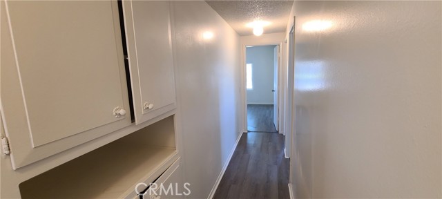 Detail Gallery Image 12 of 17 For 421 Royal Cir, Corona,  CA 92879 - 4 Beds | 2 Baths