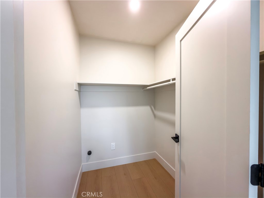 https://media.crmls.org/medias/193b14d7-a946-4867-b9f9-5f16093d53f6.jpg?preset=X-Large