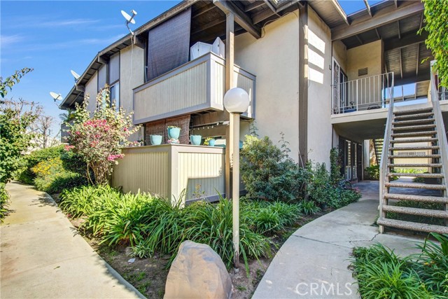 Detail Gallery Image 2 of 24 For 812 Coriander Dr #F,  Torrance,  CA 90502 - 1 Beds | 1 Baths