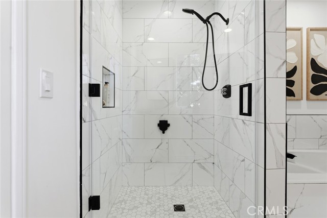 Detail Gallery Image 28 of 37 For 10820 Holman Ave #204,  Los Angeles,  CA 90024 - 2 Beds | 2 Baths