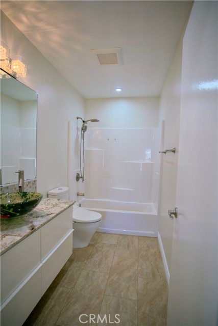 Detail Gallery Image 8 of 28 For 10 Raleigh, Irvine,  CA 92604 - 3 Beds | 2 Baths