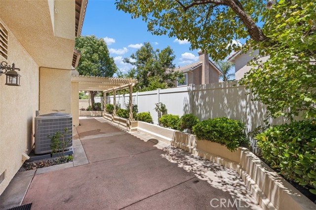 15 Havre Court, Lake Forest CA: https://media.crmls.org/medias/193d027a-b19d-4ef2-b512-0cabde29d5da.jpg