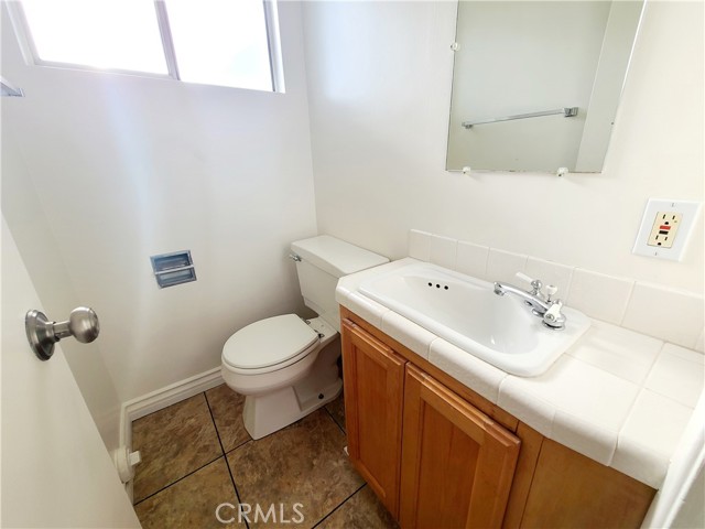 1463 Strawberry Hill Road, Thousand Oaks CA: https://media.crmls.org/medias/193d3056-aa3d-48a9-bb4d-e2841e24bc0a.jpg