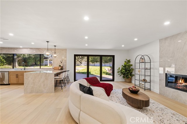 Detail Gallery Image 7 of 46 For 5340 Edgeware Dr, Calabasas,  CA 91301 - 5 Beds | 3 Baths