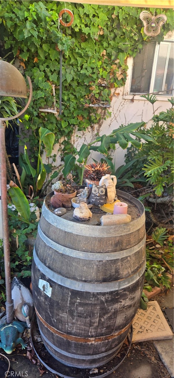 4527 Kickapoo Court, San Diego CA: https://media.crmls.org/medias/193f5fb8-5dda-488b-8395-7ab6884b10d5.jpg