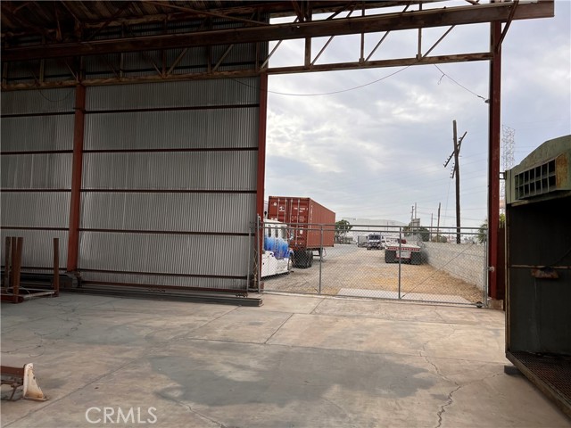 9301 Rayo Avenue, South Gate, California 90280, ,Commercial Lease,For Rent,9301 Rayo Avenue,CRDW24058809