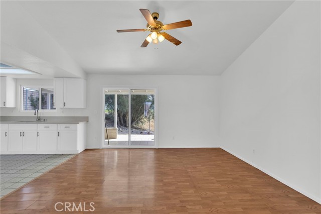 Detail Gallery Image 11 of 44 For 12421 Spring Valley Pkwy, Victorville,  CA 92395 - 4 Beds | 3 Baths